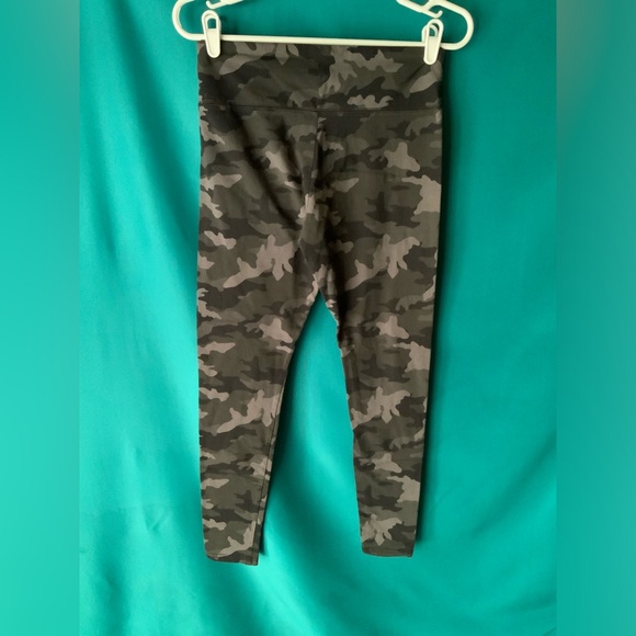 🌸5/$15 - Picture 2 of 3